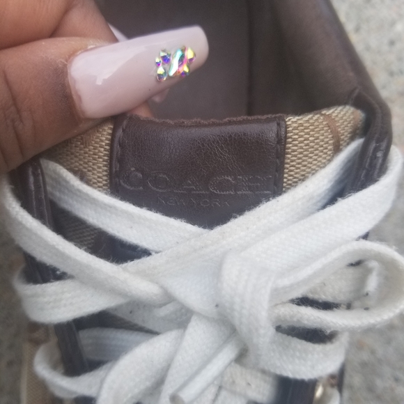 ***SOLD*** Coach Women Tennis Shoes - Picture 3 of 9